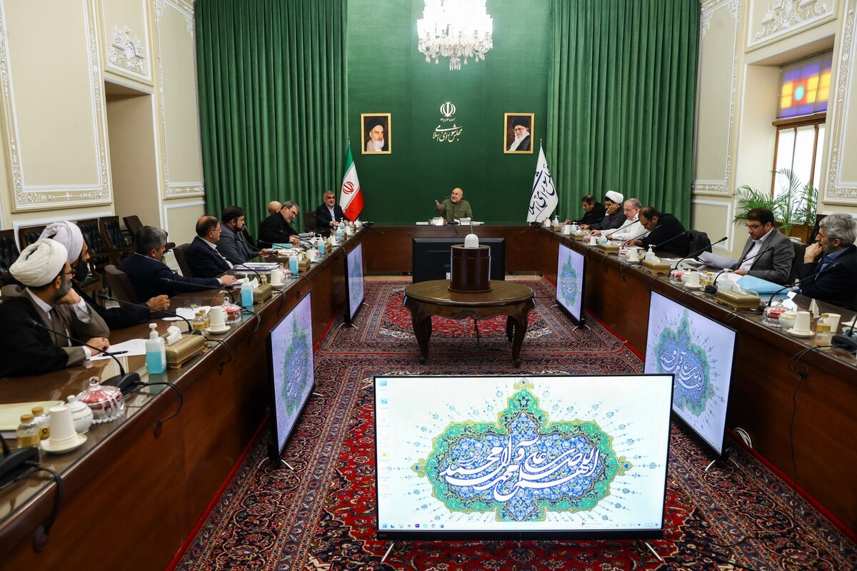 کمیسیون آیین‌نامه داخلی مجلس امروز در جلسه‌ای با حضور رئیس مجلس، به بررسی طرحی برای تغییر در روند رسیدگی به لایحه بودجه سالانه پرداخت.