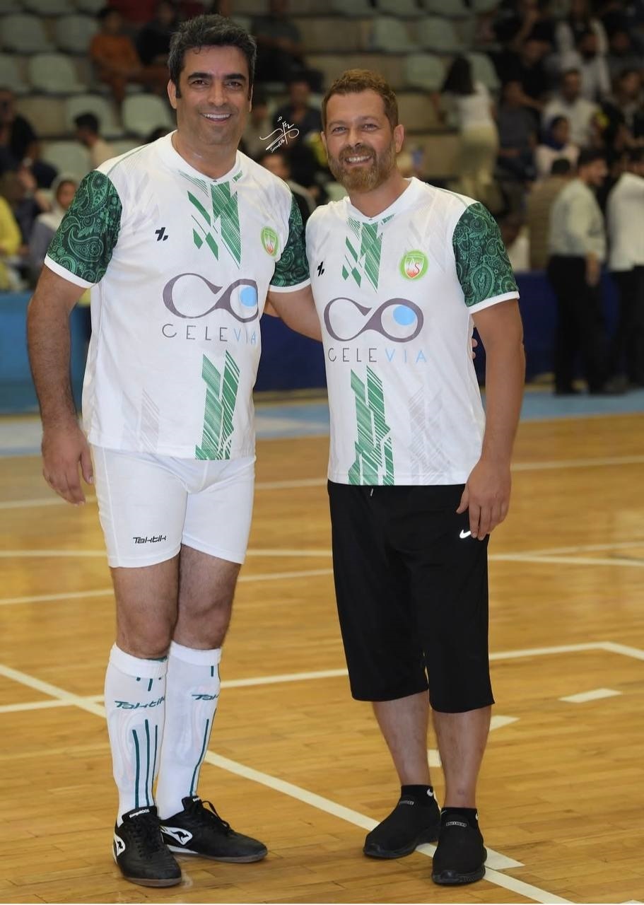 پژمان بازغی و منوچهر هادی در تیم فوتسال ستارگان هنر ایران + عکس