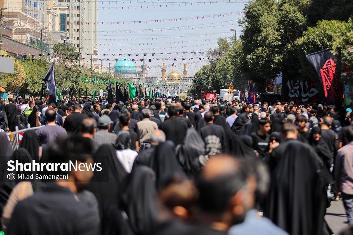 مشهد صحنه‌ای از تجلی فرهنگ میزبانی در جامعه شیعی در دهه پایانی ماه صفر