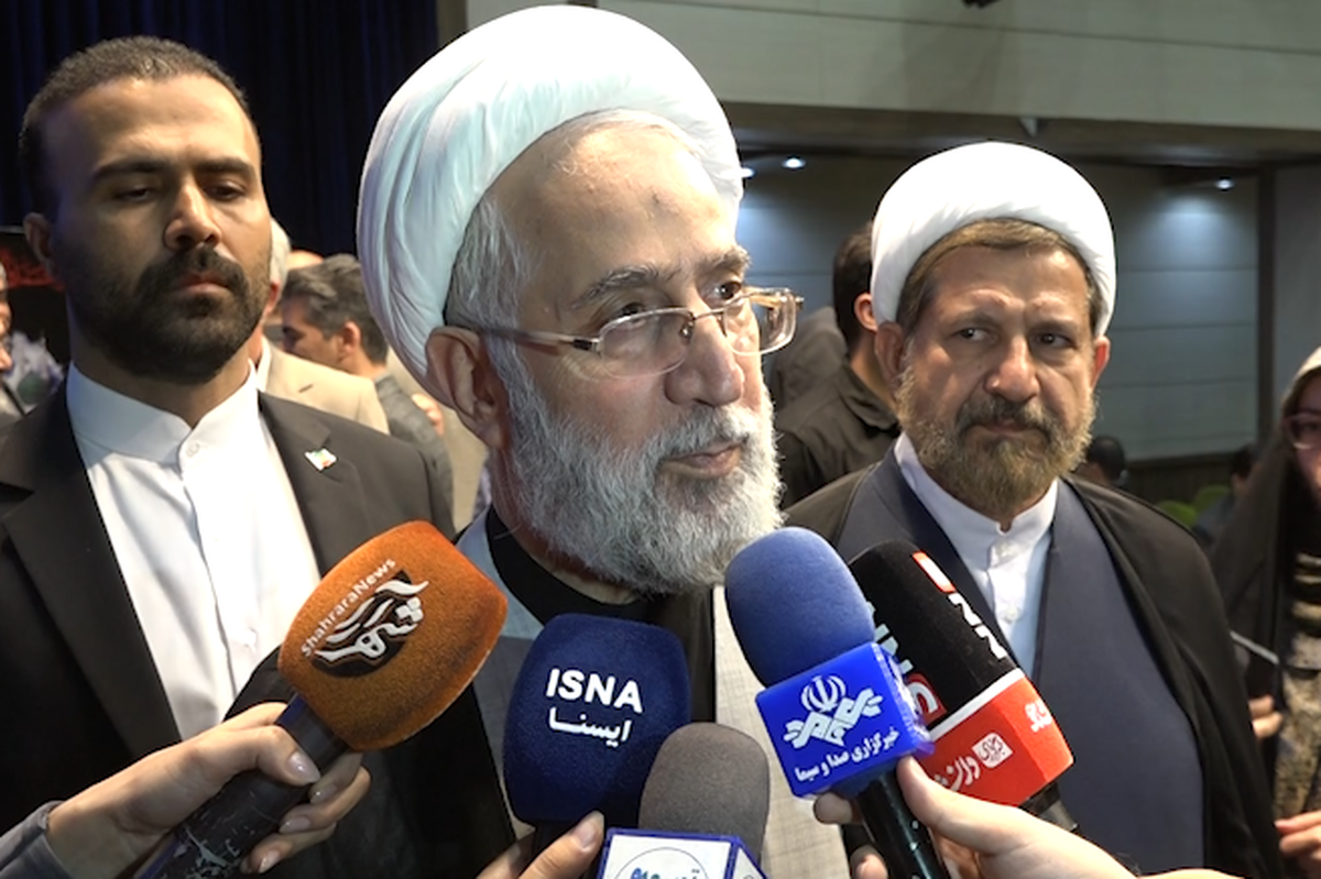 دادستان کل کشور گفت: سال‌هاست که به دستور مقام معظم رهبری، ستاد پیگیری اجرای سیاست‌های اقتصاد مقاومتی و مقابله با مفاسد اقتصادی تشکیل شده است. در این چارچوب، هم به فعالان اقتصادی کمک می‌کنیم و هم با انحرافات اقتصادی برخورد می‌شود. اقدامات در این حوزه نه‌تنها تعطیل نشده، بلکه هرگز نیز تعطیل نخواهد شد.