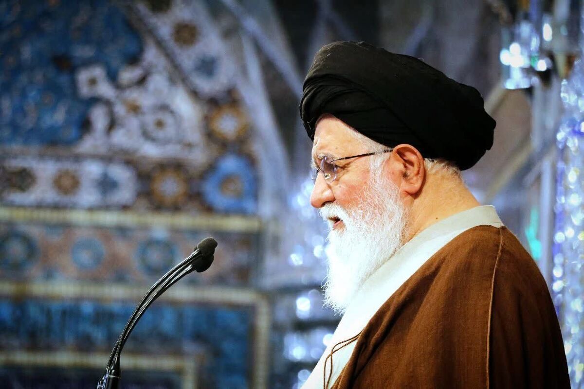 امام جمعه مشهد گفت: بنا به تعبیر رهبر معظم انقلاب، اسراییل سگ زنجیری آمریکاست لذا عامل اصلی جان باختن و شهادت مردم غزه از گرسنگی، آمریکای جنایتکار است.