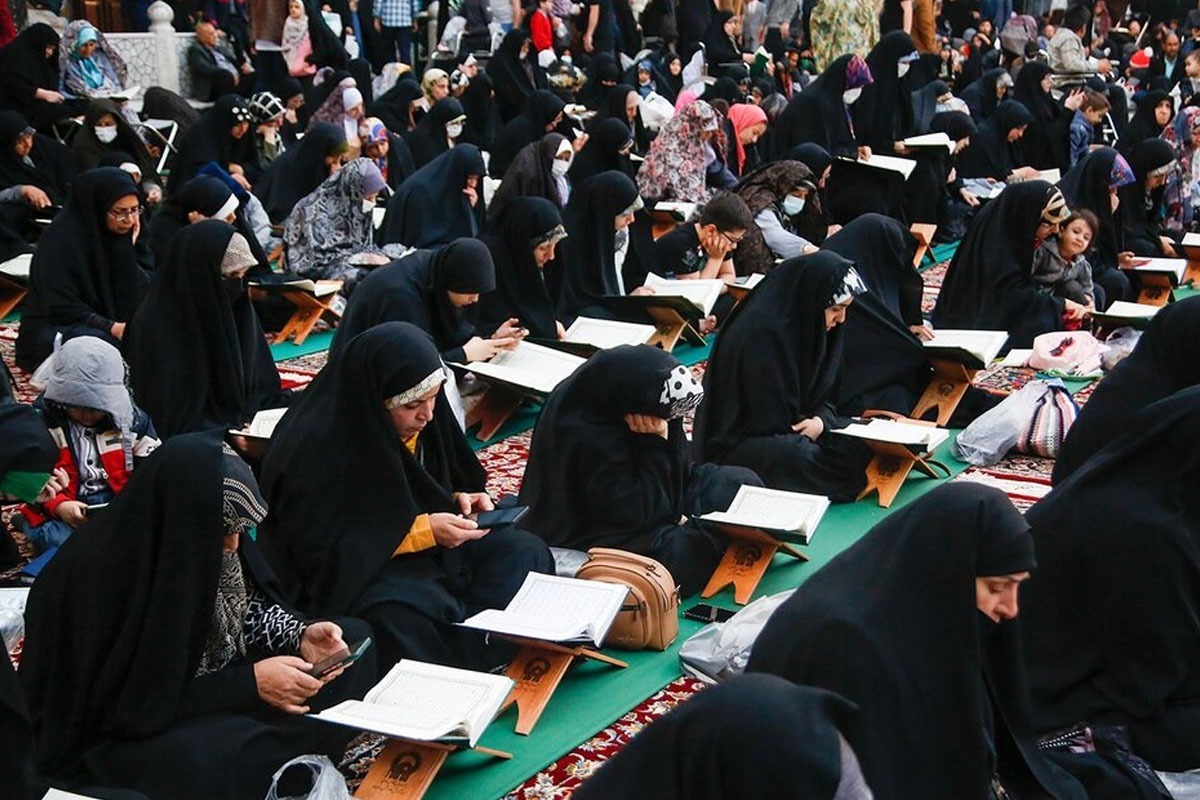 در شب رحلت نبی مکرم اسلام (ص)، اجتماع جامعه قاریان مشهد با عنوان اسوه حسنه با حضور جمع کثیری از چهره‌های قرآنی اعم از قاریان، حافظان و مدیران موسسات قرآنی، در صحن پیامبر اعظم (ص) حرم مطهر رضوی، برگزار شد.