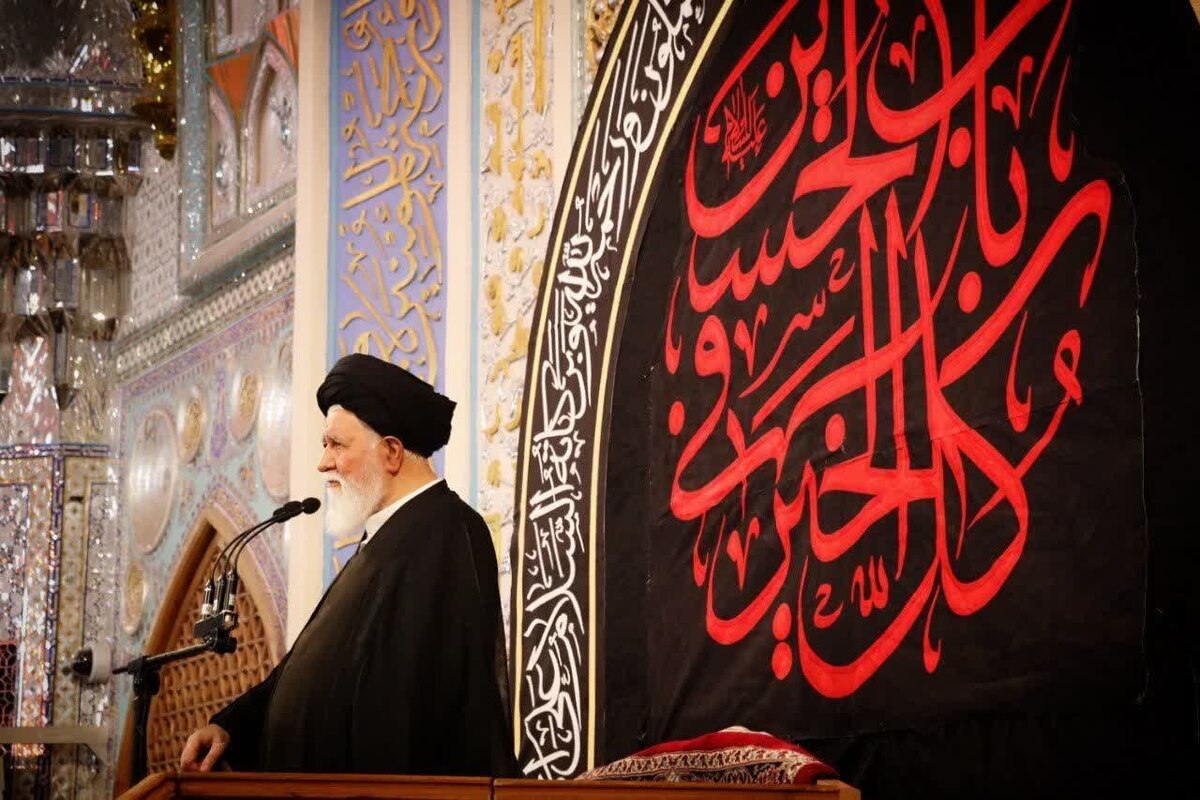 امام جمعه مشهد مقدس با یادآوری روز شهادت امام حسن مجتبی (ع) و بررسی تاریخ واگذاری قدرت به معاویه، بر اهمیت پیگیری دقیق سیره اهل بیت (ع) در مدیریت جامعه امروز تأکید کرد و با صراحت نسبت به مذاکرات مستقیم با آمریکا و پذیرش تحریم‌ها هشدار داد.
