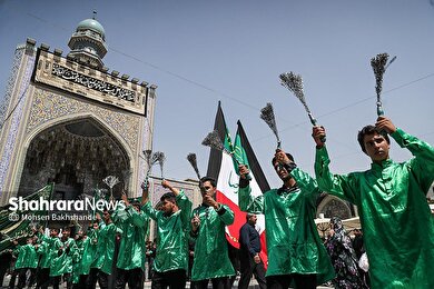 گزارش تصویری | عزاداری زائران رضوی در سوگ رحلت پیامبر اکرم (ص) و شهادت امام حسن مجتبی (ع) در حرم رضوی