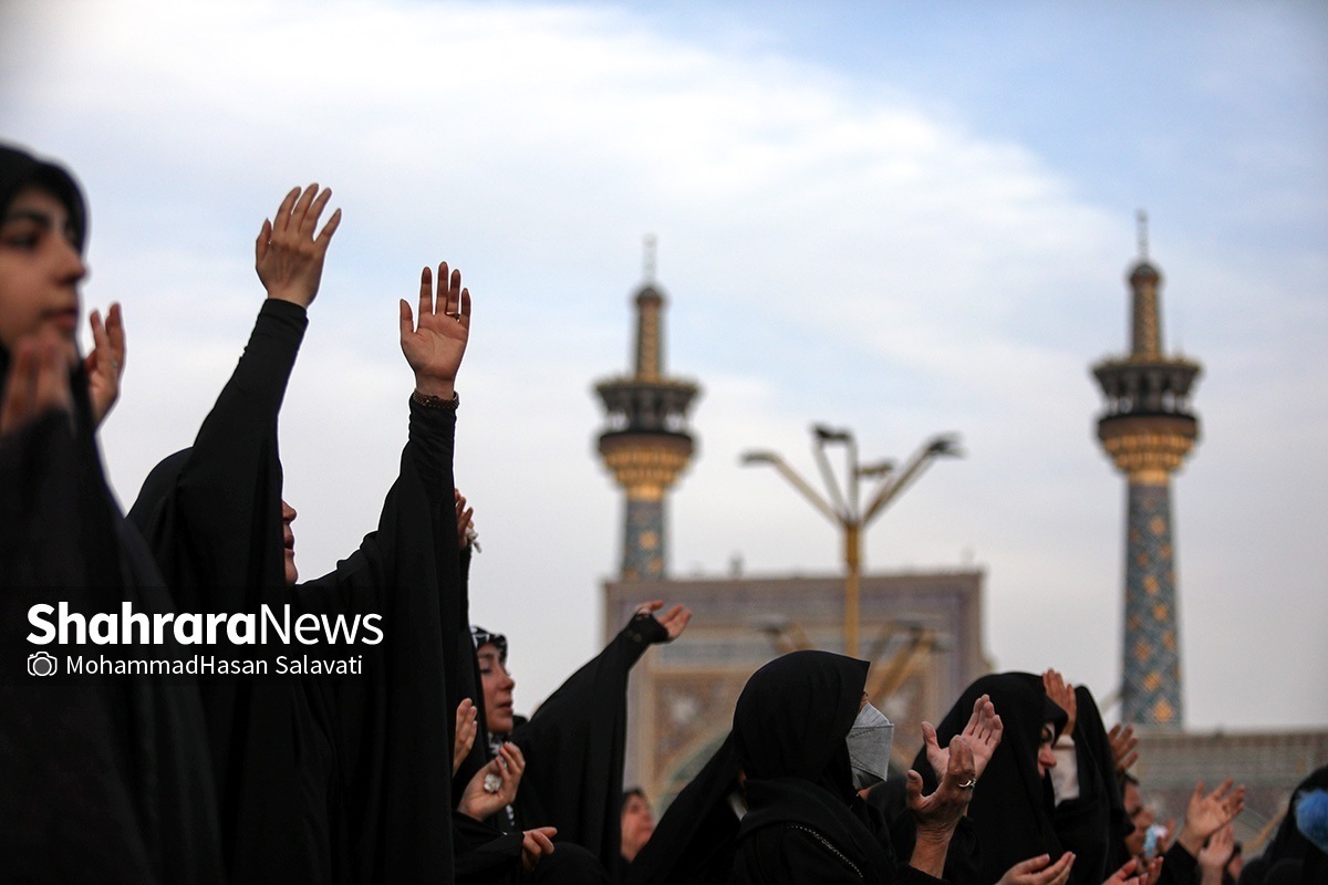 مراسم چهارپایه خوانی روز شهادت پیامبر خاتم(ص) و امام حسن مجتبی(ع) در حرم مطهر رضوی برگزار شد.
