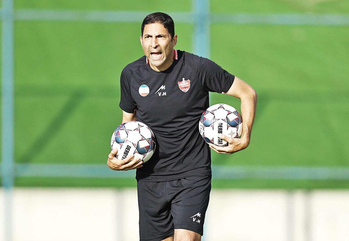 سرمربی پرسپولیس بر جذب مدافع میانی خارجی تأکید دارد.