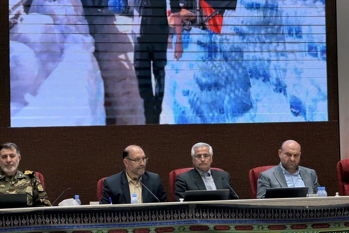 معاون امنیتی استانداری خراسان رضوی با اشاره به ضرورت بازآفرینی ساختار پدافندی گفت: جنگ ترکیبی اخیر نشان داد که در برخی حوزه‌ها با چالش‌های جدی مواجه هستیم و جلسات پدافندی باید منجر به تحول ساختاری و برنامه‌ریزی عملیاتی شود، نه صرفاً تکرار تشریفاتی.