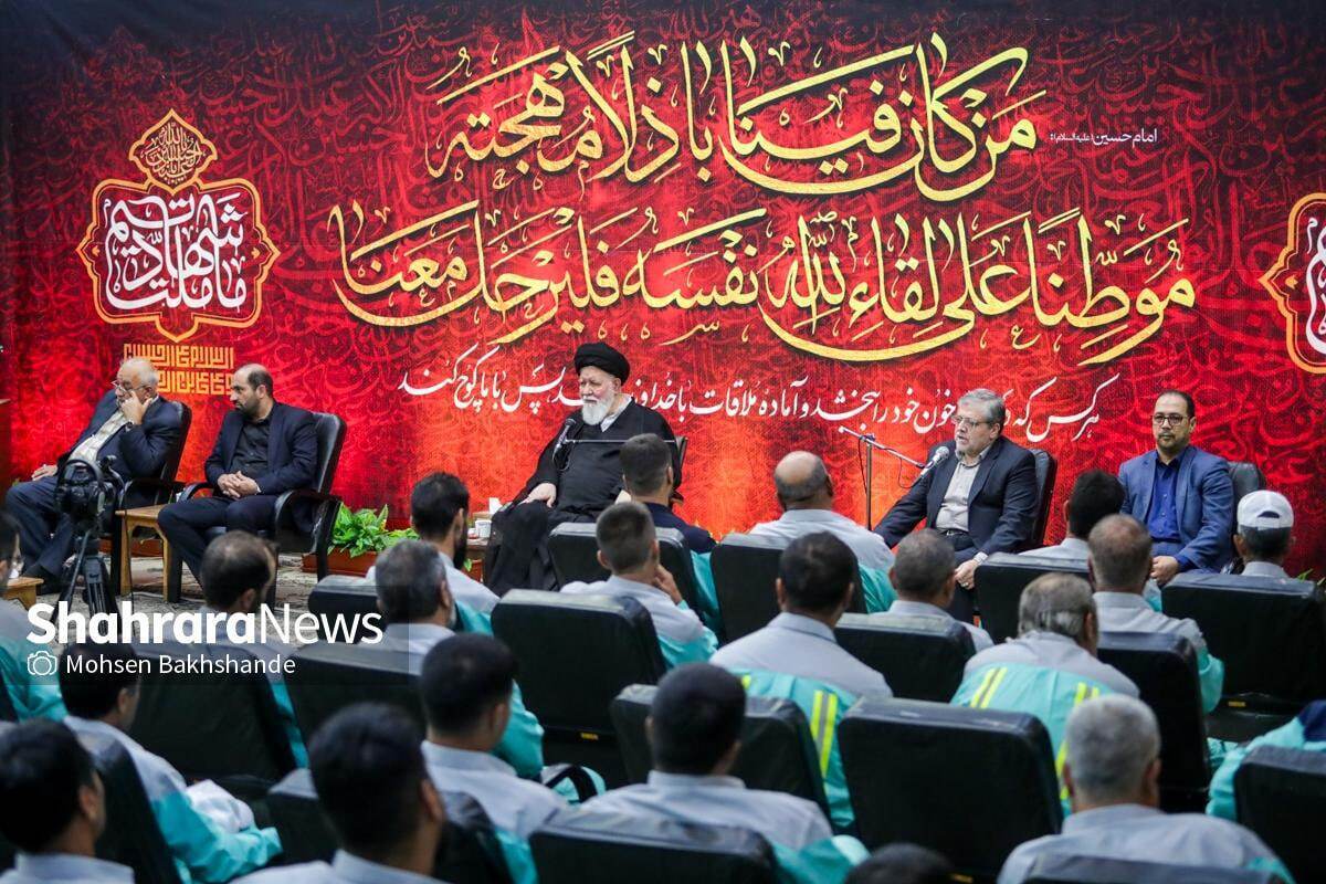 نماینده ولی فقیه در خراسان رضوی با بیان اینکه «در خانه اهل‌بیت (ع) ژست خادم می‌خرند، نه ژست مدیر»، گفت: به هرکس با لباس نوکری و نیت خدمت وارد شود، بیشتر مورد عنایت اهل‌بیت قرار می‌گیرد. نباید تصور کرد که مسئولیت و مدیریت در این مسیر، بالاتر از خدمت است.