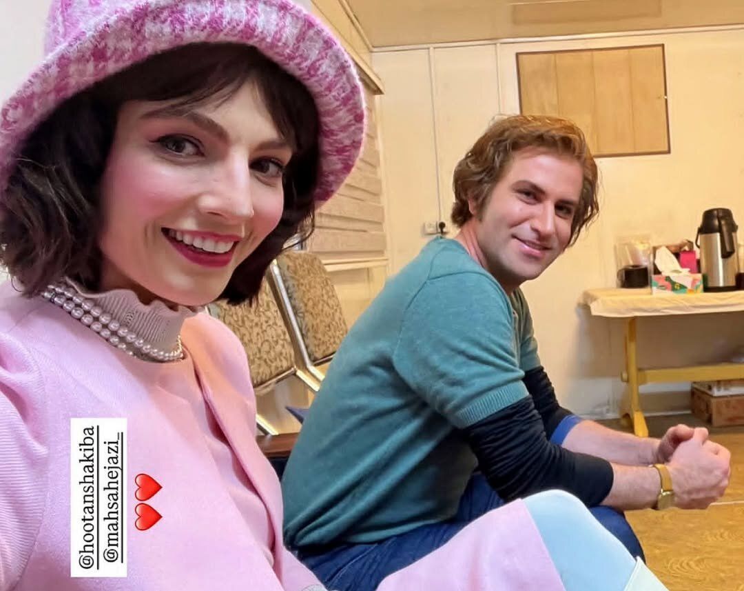 تصویری جدید از «شیرین» و «امیر» در پشت صحنه سریال «تاسیان» + عکس