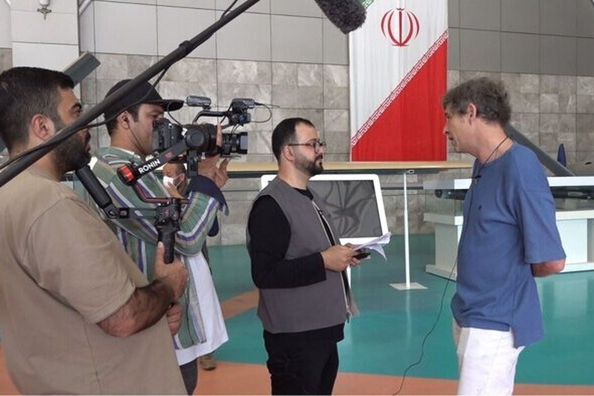 «آندریاس لاندک» کارگردان سینما و مستندساز آلمانی می‌گوید: موجی از روزنامه‌نگاران مستقل و رسانه‌های مستقل در کشور‌های غربی به مسائل می‌پردازند و امروز حمایت از ایران در شبکه‌های اجتماعی بسیار بیشتر از گذشته شده است.
