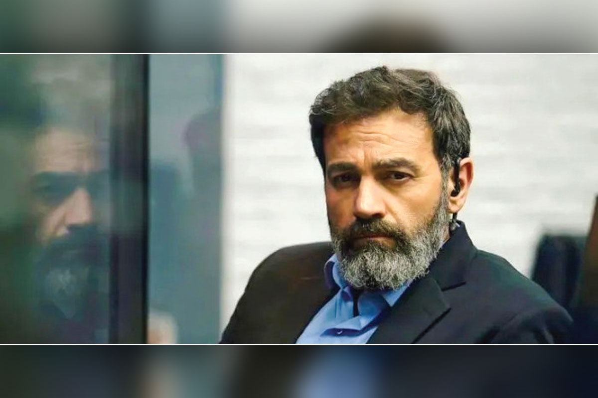 یکی از ضعف‌های عمده سریال، حضور سایر بازیگران مکمل و ایفاگران نقش‌های فرعی است که حتی در حد استاندارد‌های معمول سریال‌های تلویزیونی هم ظاهر نمی‌شوند.