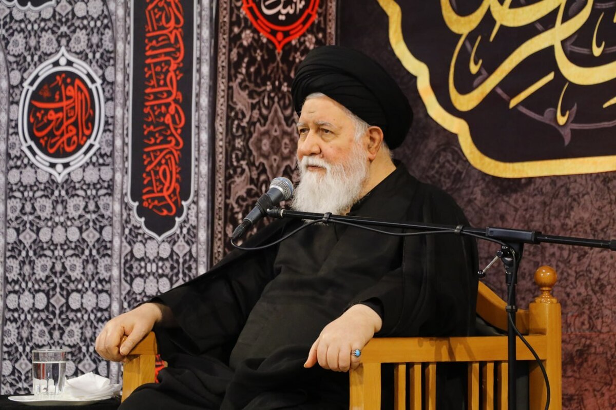 نماینده ولی‌فقیه در خراسان رضوی گفت: استکبار جهانی امروز با همه توان برای براندازی پیامبر(ص) به میدان آمده و آنچه در جنگ اخیر ۱۲ روزه گذشت، تقابل مستقیم این قهرمانان با دشمنان رسول‌الله(ص) بود و اینجاست که می‌گوییم شهدای اقتدار، فدائیان رسول خدا(ص) بودند.