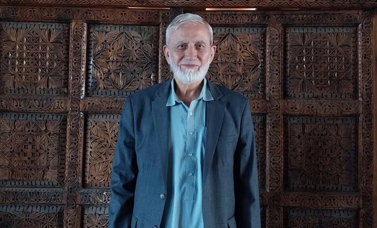 منابع محلی در ولایت بلخ افغانستان تأیید کرده‌اند که صالح‌محمد خلیق، شاعر، نویسنده و رئیس پیشین اطلاعات و فرهنگ بلخ در تصادف جان باخته است.