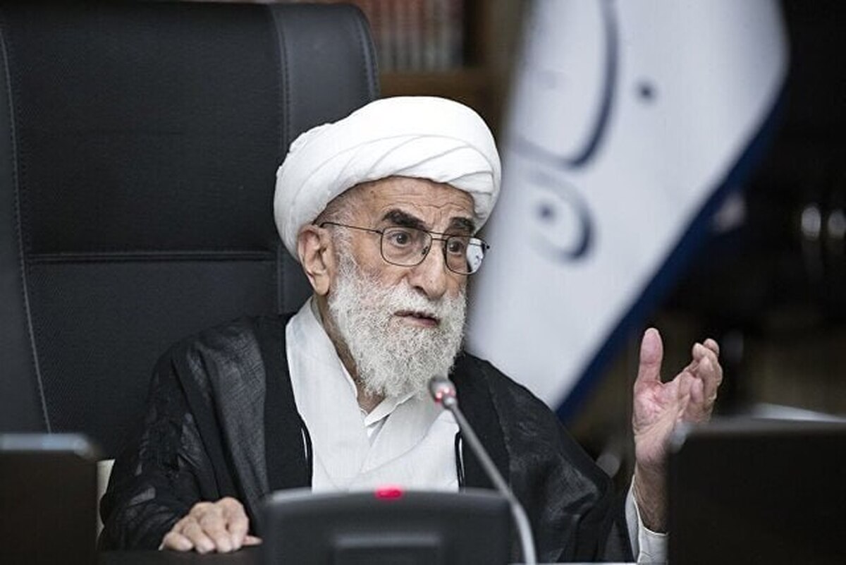 دبیر شورای نگهبان تاکید کرد: روایت صادقانه و دقیق استقامت و ایستادگی مومنانه مردم و همچنین حماسه‌سازی غیورانه نیروهای مسلح جمهوری اسلامی ایران به رهبری مقام معظم رهبری تکلیف مهم نهادها و چهره‌های رسانه‌ای و فرهنگی است.