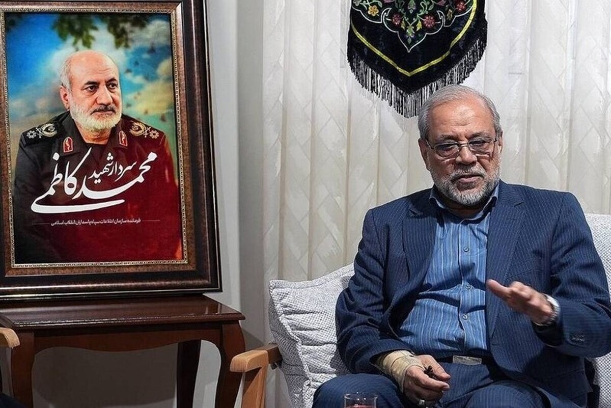 دبیر مجمع تشخیص مصلحت نظام با حضور در منزل سرلشکر شهید «محمد کاظمی» رئیس فقید سازمان اطلاعات سپاه گفت: درخواست آتش‌بس نشانه شکست طرف صهیونیست‌ها بود.