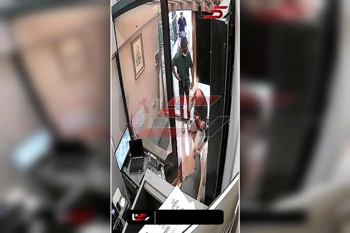 بعدازظهر روز ۷ مرداماه ۲ سارق مسلح با ورود به مغازه‌ای در حوالی میدان تجریش، پس از ضرب و شتم یکی از کارمندان، اقدام به باز کردن گاوصندوق کرده و سپس متواری شدند.