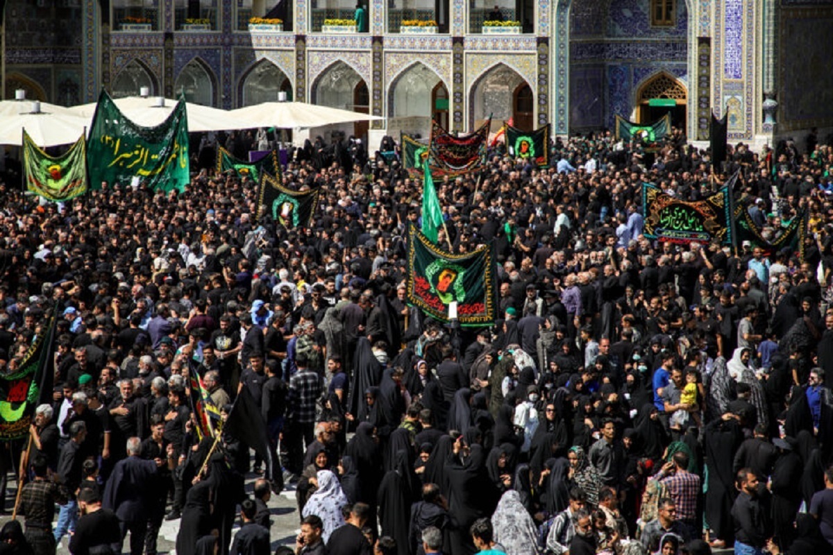 مراسم چهارپایه‌خوانی شهادت امام‌رضا(ع) در حرم مطهر رضوی برگزار می‌شود (۲ شهریور ۱۴۰۴)