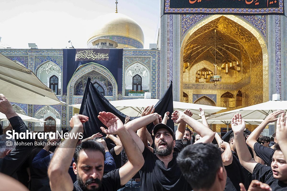 اجتماع باشکوه عزاداران در ظهر شهادت امام رضا(ع) در حرم مطهر رضوی برگزار می‌شود (۲ شهریور ۱۴۰۴)