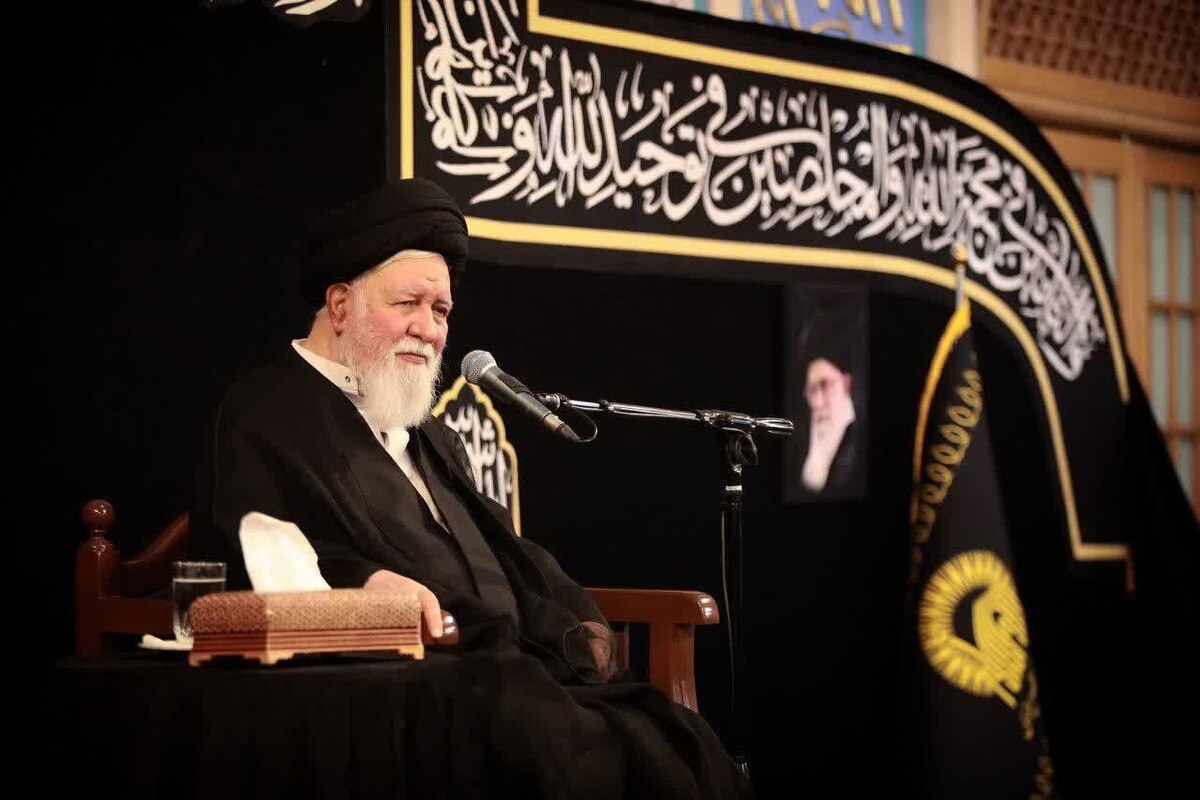 آیت‌الله علم‌الهدی: امام یازدهم (ع) با حکمت و تدبیر، راه هدایت جامعه شیعی را هموار ساختند