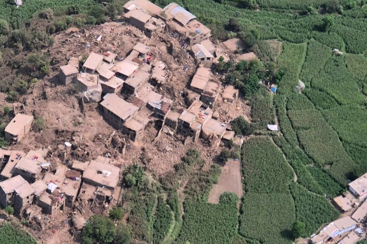 ذبیح‌الله مجاهد، سخنگوی طالبان در کنفرانس خبری با اعلام افزایش آمار تلفات زلزله شب گذشته، شمار کشته‌شدگان را ۸۰۰ نفر و زخمی‌ها را ۲۵۰۰ نفر اعلام کرد و هشدار داد که این آمار همچنان در حال افزایش است.