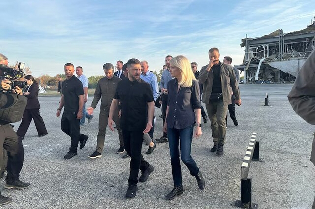 زلنسکی در مصاحبه‌ای پیشنهاد پوتین برای سفر به مسکو به منظور گفت‌و‌گو برای سازشی دیپلماتیک را رد کرد.