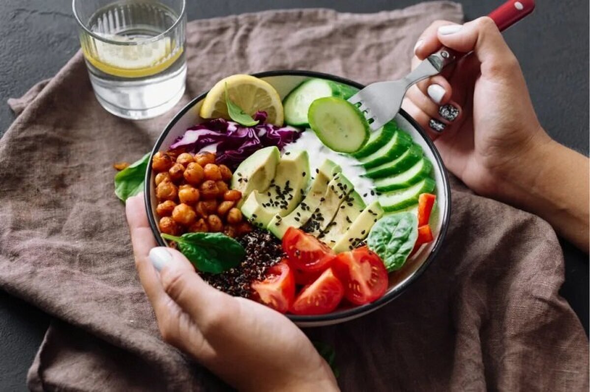 بهترین زمان برای خوردن سالاد، قبل یا بعد غذا؟