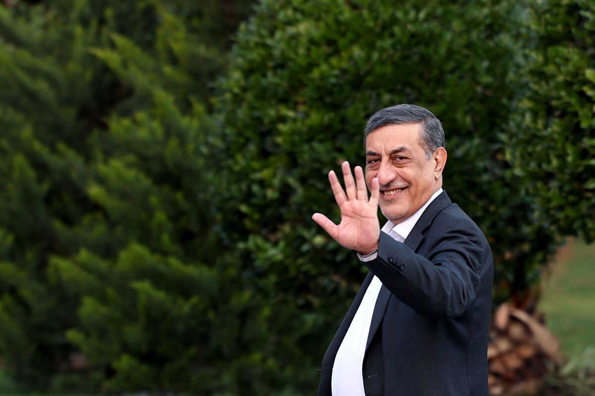 معاون اجرایی رئیس‌جمهوری پس از حضور در کنسرت علیرضا قربانی در وزرشگاه آزادی، تاکید کرد: باید بکوشیم زمینه اجرا برای همه هنرمندان نام‌آشنای کشور فراهم شود.