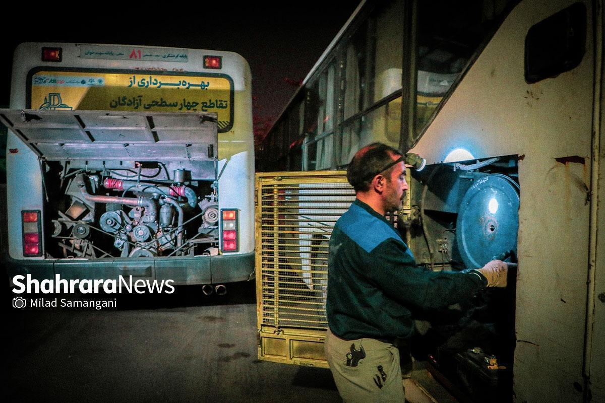 معاون محیط زیست و خدمات شهری شهرداری مشهد گفت: ازآنجاکه آلایندگی خودرو‌های سواری در صدر فهرست عوامل سیاهه قرار دارد، شهرداری مشهد بیش از ۶۲۵۰ خودروی خدماتی ازجمله کامیون‌های پسماند را هر سه ماه یک‌بار موردسنجش و ارزیابی فنی قرار می‌دهد تا آلایندگی آن‌ها شناسایی و در لحظه برطرف شود.