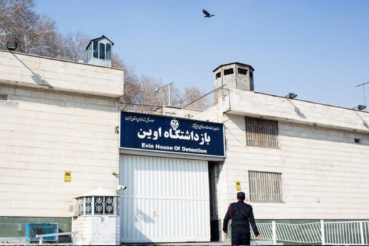 رئیس سازمان زندان‌ها اعلام کرد: پس از حادثه زندان اوین، حدود ۹۰۰ نفر از زندانیان این زندان با کمک ارفاقات قانونی از جمله مرخصی آزاد شدند و امر ملاقات‌ها نیز ۳ روز پس از حادثه از سر گرفته شد و هم‌اکنون نیز بدون هیچگونه وقفه‌ای در حال انجام است.