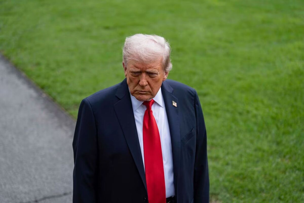 رئیس‌جمهوری آمریکا همچنان با کاهش گسترده میزان محبوبیت خود روبرو است و نتایج دو نظرسنجی جدید نشان می‌دهند مخالفت گسترده‌ای با استفاده او از گارد ملی برای مقابله با جرایم در شهرهای آمریکا وجود دارد.