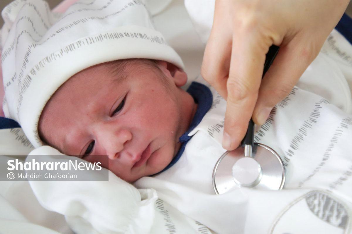 دبیر ستاد ملی جمعیت یکی از مهم‌ترین چالش‌ها را شاخص‌های اساسی جمعیت‌شناسی عنوان کرد و گفت: متأسفانه به دست آوردن این شاخص‌ها که موضوعی در حوزه جمعیت‌شناسی است، نیازمند زمینه آکادمیک در نظام ثبت و تولید آمارها، تحولات جمعیتی و بررسی شاخص‌هاست، در نهایت باید بتوانیم برای آینده جمعیت خود دیدگاه و نموداری آینده‌پژوهانه داشته باشیم، ما واقعاً نیازمند استفاده از اساتید این رشته هستیم تا هرچه بیشتر کار خود را علمی کنیم.