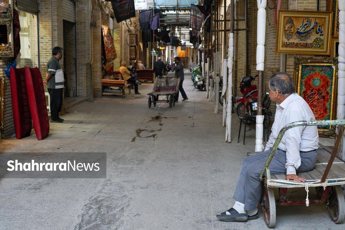 مشاور عالی شهردار محترم مشهد و شهردار منطقه ثامن در نهضت پاسخگویی اداره ارتباطات مردمی ۱۳۷ عنوان کرد: پروژه بازار فرش با هدف بهبود ساختار و توسعه امکانات تجاری و فرهنگی بازار در حال اجراست.