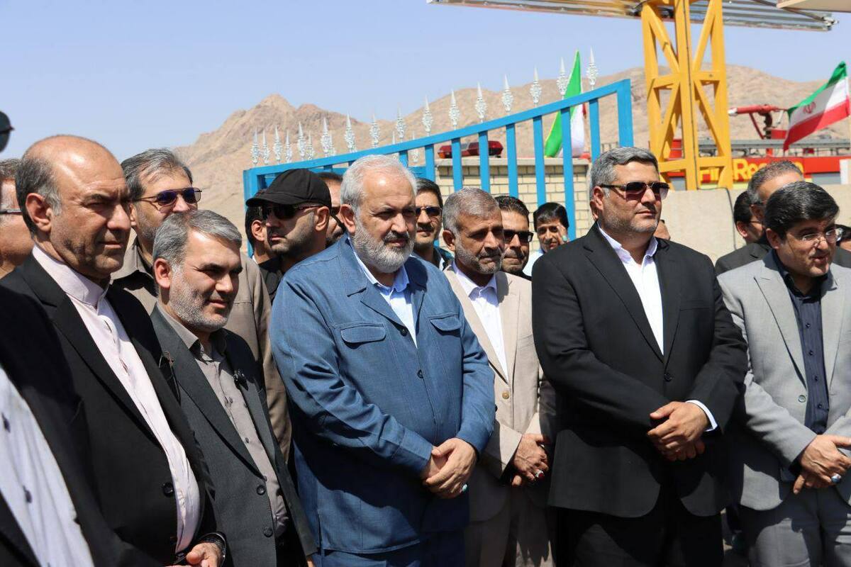 عباس علی‌آبادی، صبح امروز و همزمان با سالروز میلاد پیامبر گرامی اسلام و امام صادق علیه‌السلام، برای بهره‌برداری و کلنگ‌زنی چند کلان‌پروژه در حوزه آب و برق با اعتبار ۶ هزار و ۷۶۰ میلیارد تومان به منطقه تربت‌حیدریه سفر کرد.