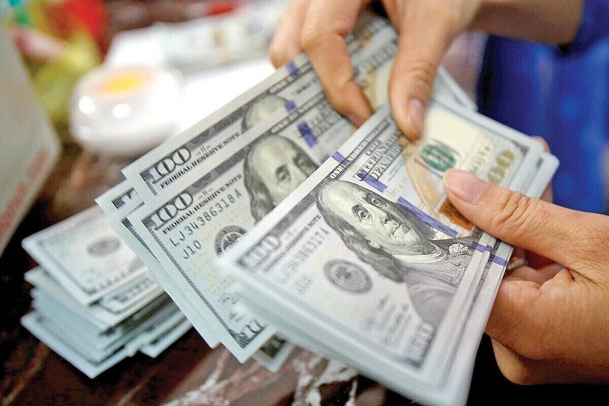 به دنبال توافق جدید ایران با آژانس بین‌المللی انرژی اتمی، ریزش قیمت دلار شدت گرفت.