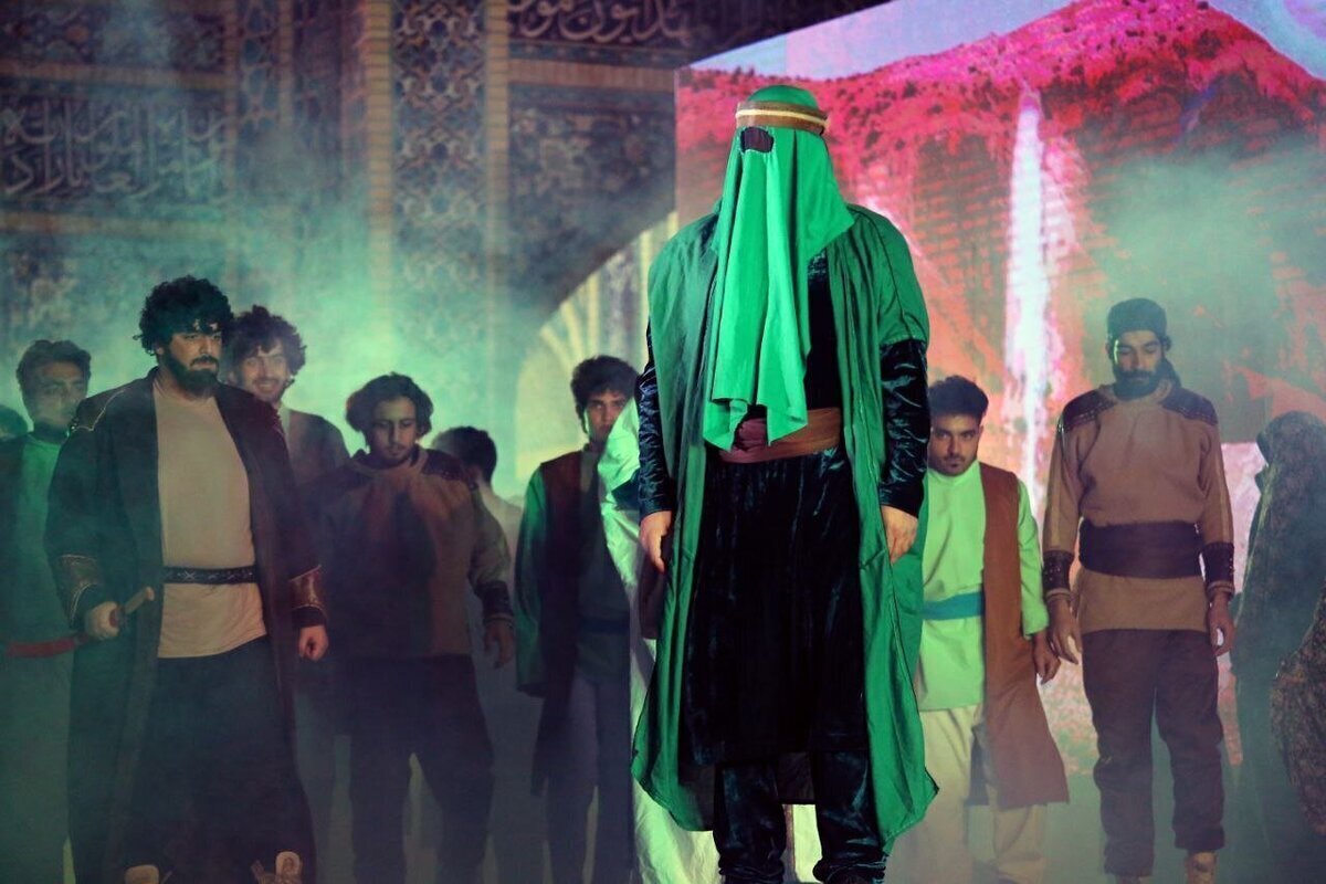 نمایش «آسمان هشتم» در حرم مطهر رضوی، عظمت امام رضا (ع) را به تصویر کشاند