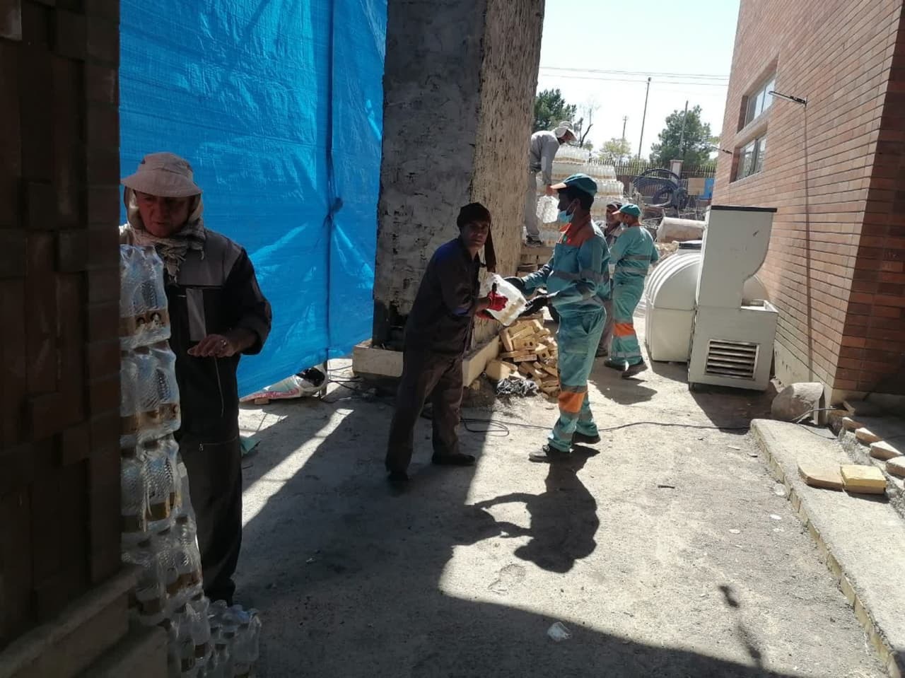 مشارکت بانک شهر با اجرای طرح «سقای شهر» در ایستگاه استقبال از زائر شهید محمدزاده شهرداری منطقه هفت مشهد مقدس مشارکت بانک شهر با اجرای طرح «سقای شهر» در ایستگاه استقبال از زائر شهید محمدزاده شهرداری منطقه هفت مشهد مقدس