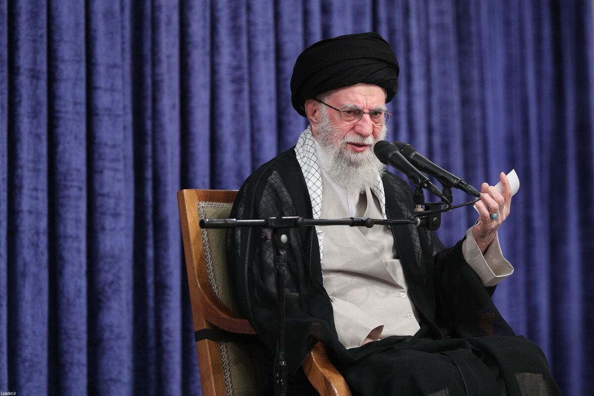 مراسم عزاداری سالروز شهادت حضرت امام علی‌بن‌موسی‌الرضا(ع) صبح امروز، یکشنبه ۲ شهریور ۱۴۰۴ در حسینیه‌ امام خمینی(ره) با حضور و سخنرانی رهبر انقلاب اسلامی برگزار شد. در ادامه بیانات ایشان را در این مراسم مشاهده می‌کنید.