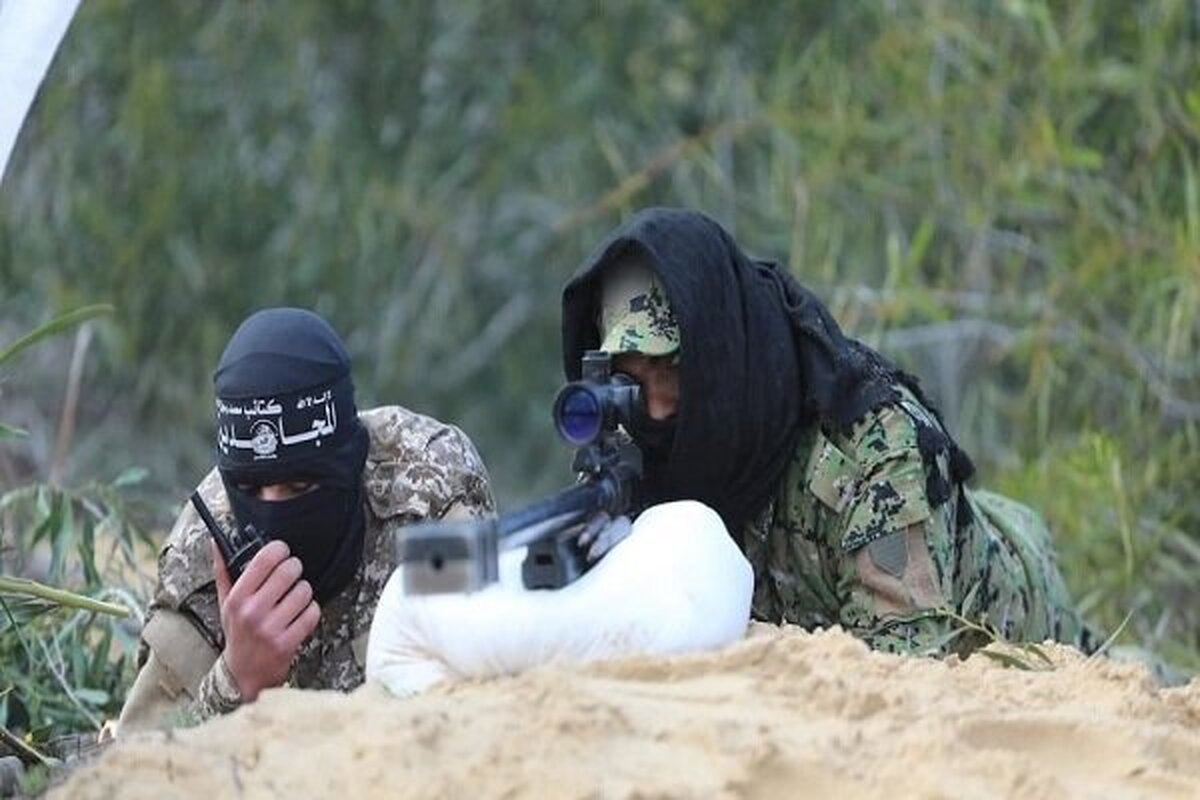 گردان‌های المجاهدین تصاویری از پهپاد رژیم صهیونیستی را منتشر کرد که هنگام فعالیت جاسوسی در آسمان جنوب محله الزیتون شهر غزه با شلیک رزمندگان مقاومت سرنگون شد.