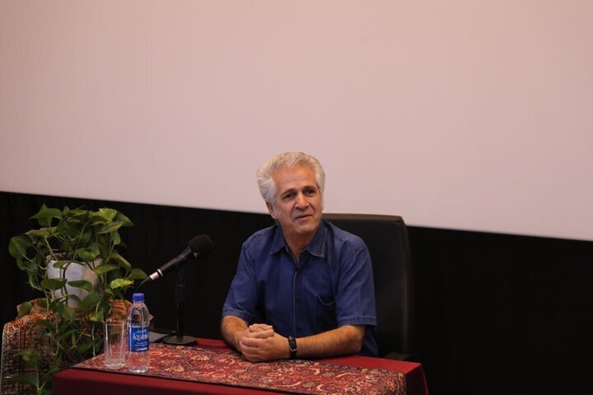 «سیروس حسن‌پور» می‌گوید: سوژه‌هایی هم در استان‌های مختلف داریم که نشان می‌دهد فرهنگ‌هایی رو به نابودی هستند. هرکدام از این‌ها هشدار و پیامی برای ماست که بتوانیم خرده‌فرهنگ‌ها و آیین‌های اصیلمان را حفظ و مراقبت کنیم.