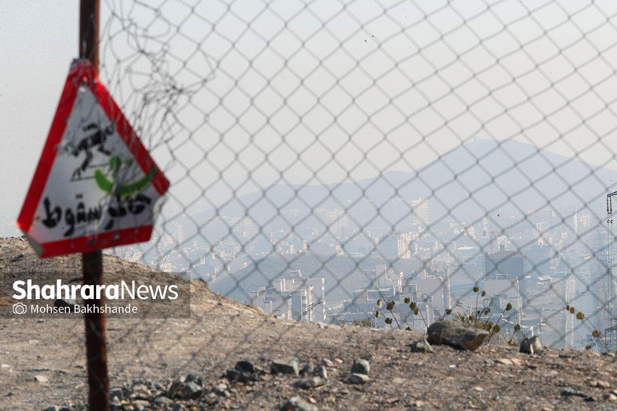 رئیس اداره محیط زیست شهرداری مشهد گفت: از ابتدای سال جاری تا ۱۵ شهریورماه، مشهد تنها ۷ روز هوای پاک، ۸۷ روز هوای قابل قبول، ۶۲ روز هوای ناسالم برای گروه‌های حساس و ۱۴ روز ناسالم برای همه گروه‌ها را تجربه کرده است.