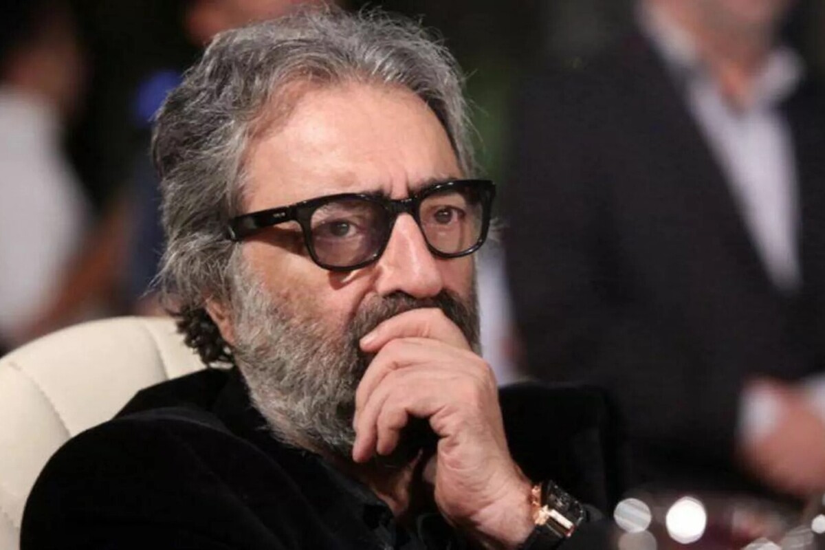 مسعود کیمیایی، چهره ماندگار سینمای ایران، در یک نشست شنیداری ویژه، اثر «اکتبر ۱۹۰۴» را با تمام بار حسی آن شنید؛ اثری که به گفته تهیه‌کنندگان، پلی است میان موسیقی کلاسیک و تجربه معاصر.