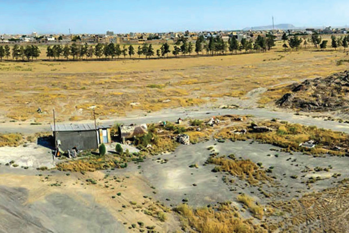 حدود ۱۶ سال قبل و در جریان دومین سفر رئیس‌جمهور به مشهد، مصوبه‌ای تصویب شد که براساس آن قرار شد پنجاه هکتار از اراضی موسوم به زکریا فروخته و با اعتبار آن در حاشیه شهر مشهد پروژه اجرا شود.