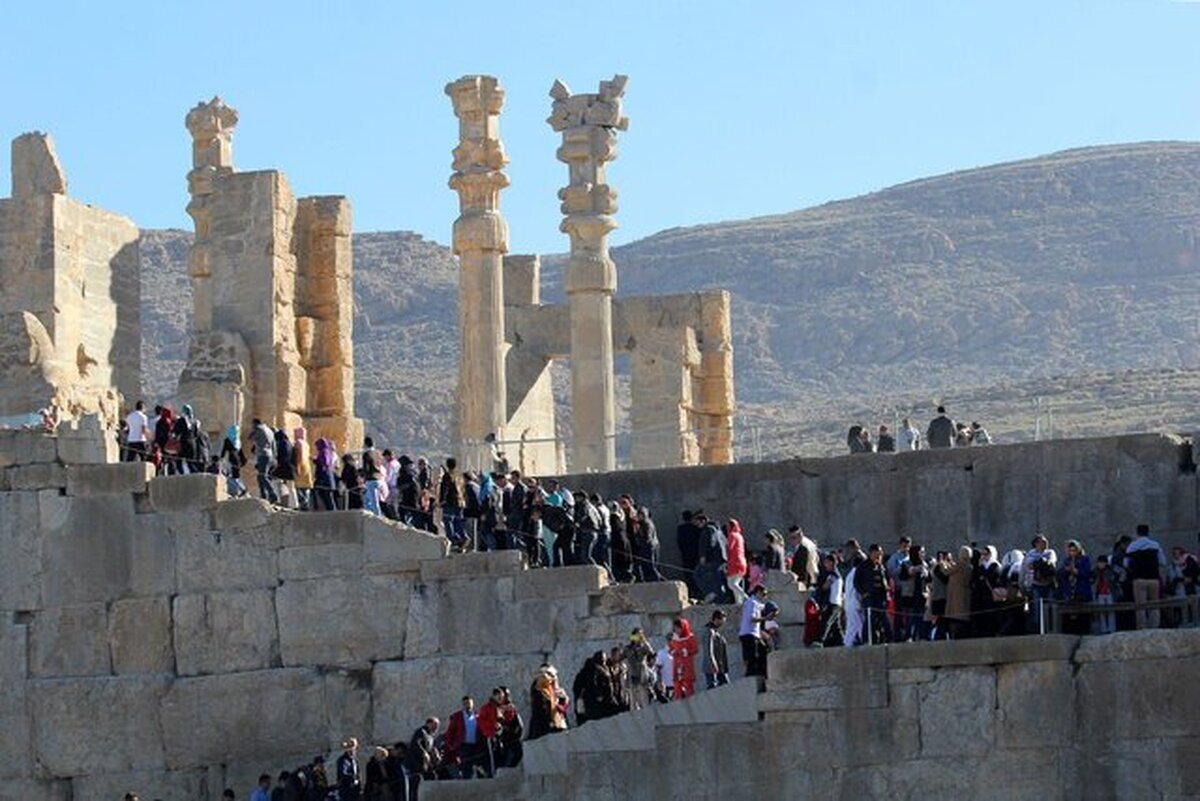 سرپرست میراث فرهنگی، صنایع دستی و گردشگری فارس از رفع مشکل تأمین آب شرب تخت جمشید با همکاری آبفا خبر داد و در خصوص فعالیت‌های معدن‌کاری نیز گفت: هیچ مجوزی برای این نوع فعالیت‌ها در حریم آثار تاریخی نمی‌دهیم.