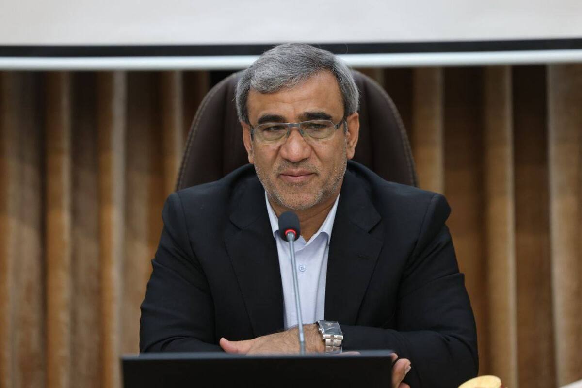 استاندار خراسان رضوی گفت: باید همه اعضای شورای آموزش و پرورش در جلسه آینده، گزارش دقیقی از وضعیت تحصیل دانش‌آموزان در مراکز آموزشی و مدارس ارائه دهند. توصیه می‌کنم مشارکت عمومی خانواده‌ها و دانش‌آموزان را معیار قرار دهید. هرکار می‌کنید، این مشارکت باید در طرح و برنامه شما وجود داشته باشد.