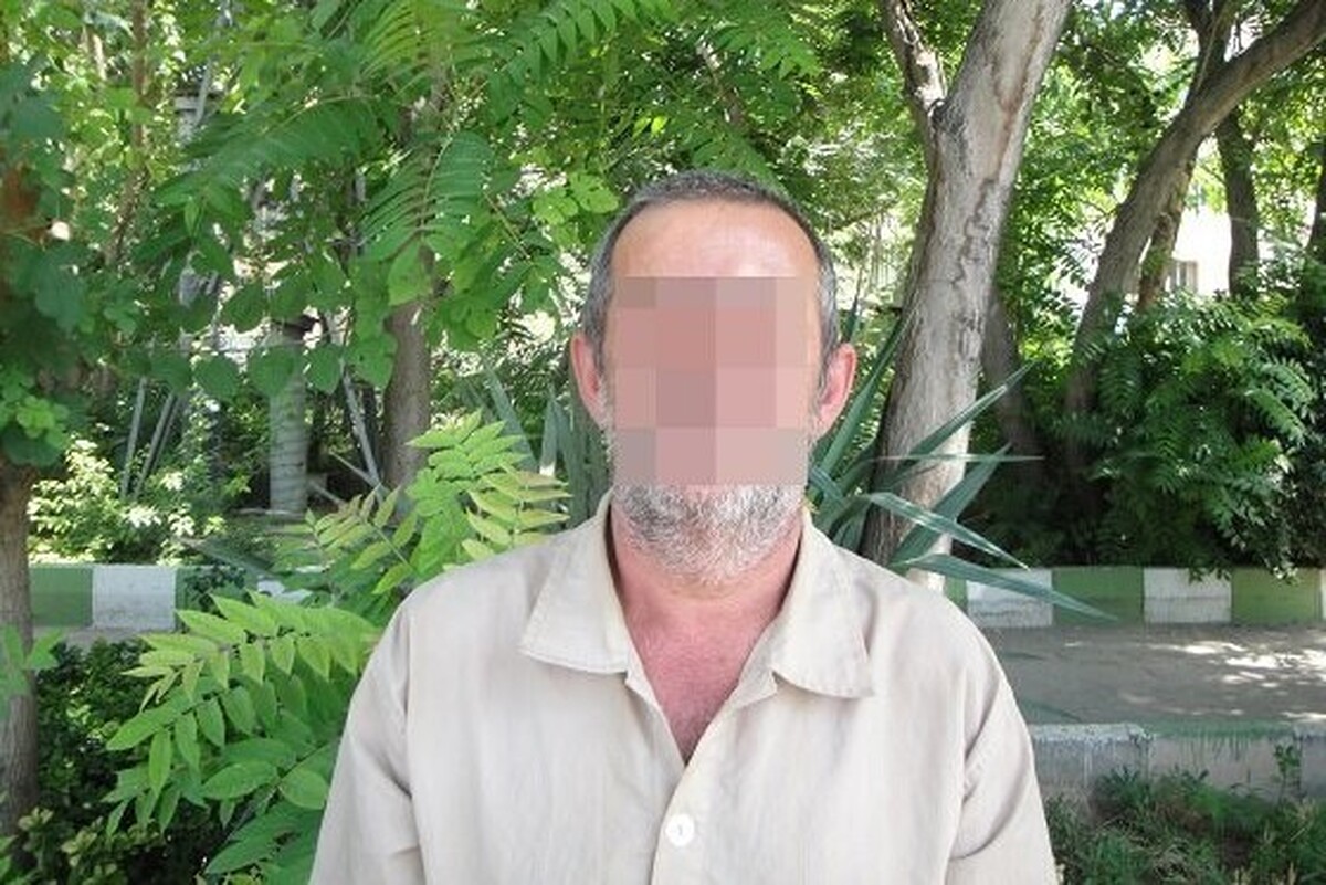 صبح شنبه به قاضی موسی رضازاده بازپرس جنایی تهران خبر رسید که پسری ۲۴ ساله به قتل رسیده است. عامل این جنایت کسی جز پدر این پسر نبود که توسط کارآگاهان جنایی تهران دستگیر شد.