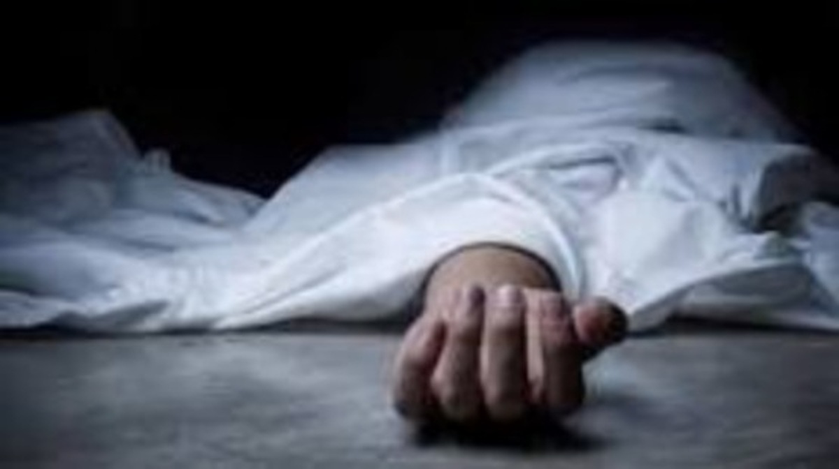 رئیس جمعیت پیشگیری از خودکشی ایران گفت: خودکشی در ایران برخلاف دنیا، در دو دهه اخیر رو به افزایش است و به ازای هر ۱۰۰ هزار نفر، ۹ نفر خودکشی می‌کنند.