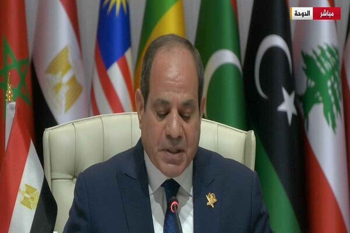 رئیس‌جمهور مصر در اجلاس اضطراری سران کشور‌های اسلامی و عربی در دوحه گفت: این اجلاس در سایه چالش‌های عظیم برگزار می‌شود.