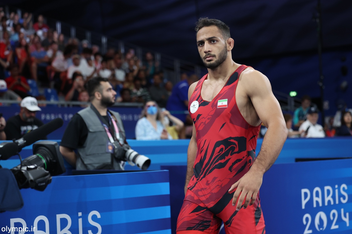 ساعت و تاریخ کشتی آذرپیرا و اسنایدر در فینال قهرمانی جهان