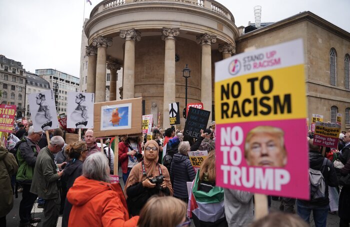 تجمع معترضان انگلیسی به سفر ترامپ + عکس (۲۶ شهریور ۱۴۰۴) تجمع معترضان انگلیسی به سفر ترامپ + عکس (۲۶ شهریور ۱۴۰۴)