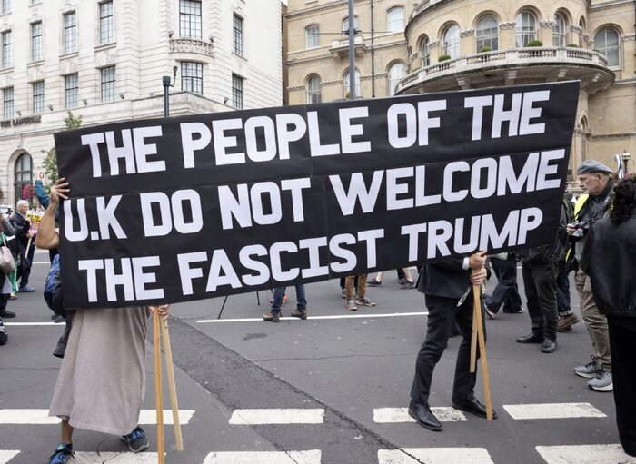 تجمع معترضان انگلیسی به سفر ترامپ + عکس (۲۶ شهریور ۱۴۰۴) تجمع معترضان انگلیسی به سفر ترامپ + عکس (۲۶ شهریور ۱۴۰۴)